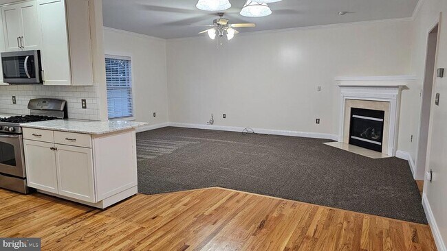 Building Photo - 202 Cool Spring Dr