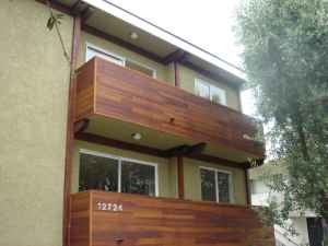 Quiet building of 9 condos. - 12724 Caswell Ave