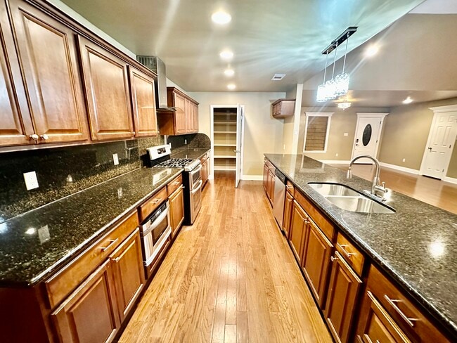 kitchen - 4514 Woodlyn Dr