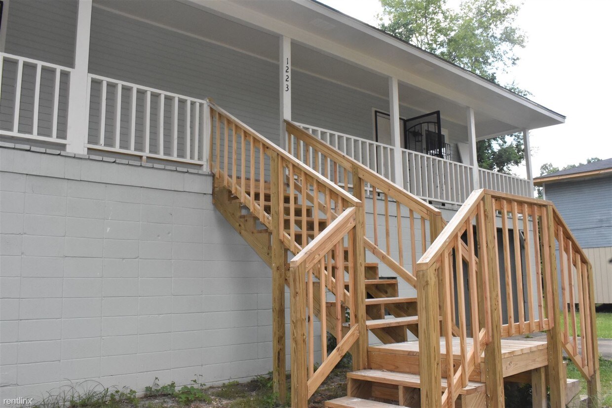 Foto principal - 1227 Corinth St