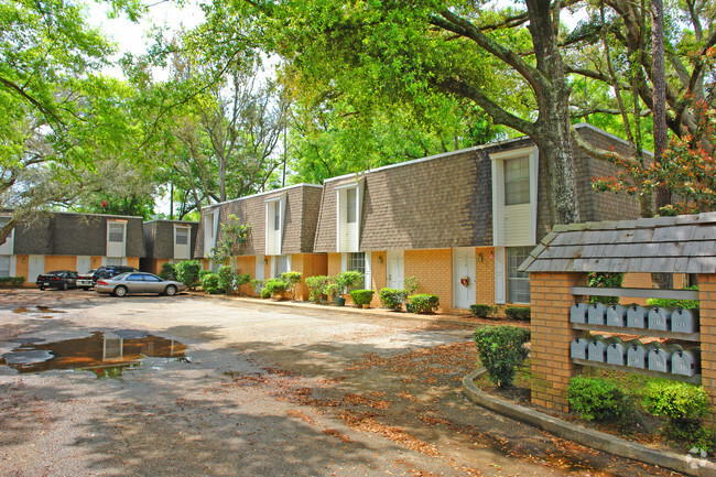 Building Photo - Hidden Village Townhomes