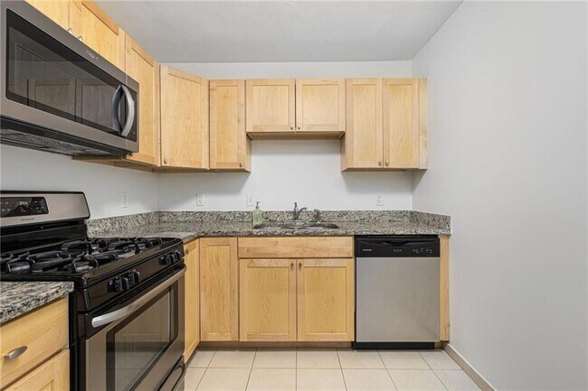 Foto del edificio - 752 Quaker Ln
