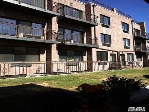 Foto del edificio - 175-26 89th Ave