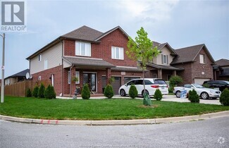 Building Photo - 1694 Kenora St