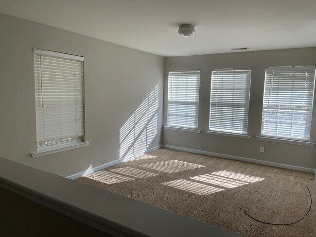 Building Photo - 2184 Winthrop Chase Dr