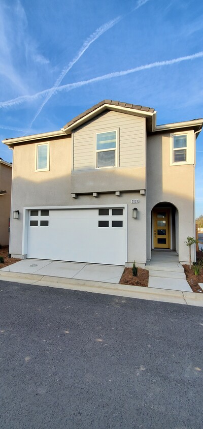 Primary Photo - 2024 Walker Ln