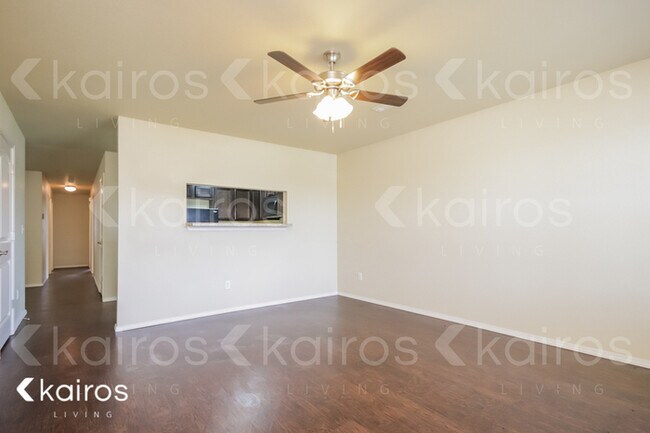Building Photo - 5001 Thomas Street Unit A