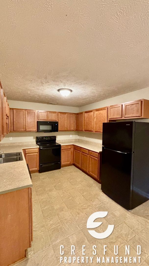 Foto del edificio - 3 Bed, 2.5 Bath Townhome - READY FOR YOU T...