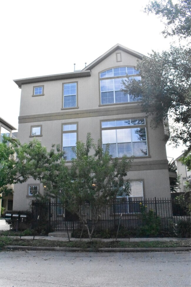 Foto del edificio - 418 Fowler St