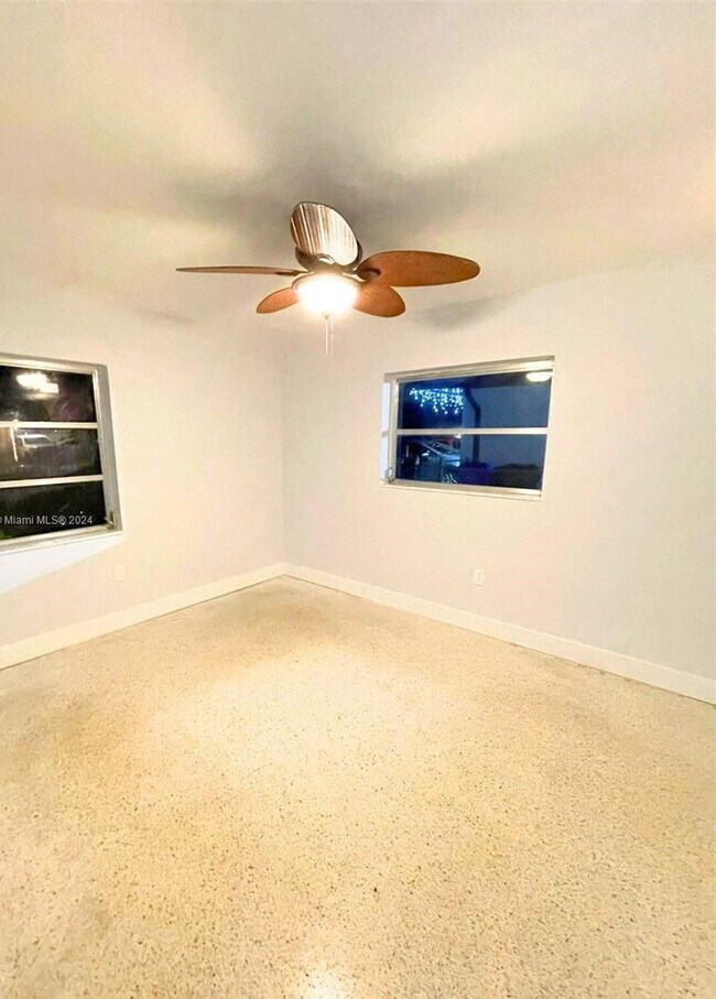 Foto del edificio - 1502 N 74th Terrace