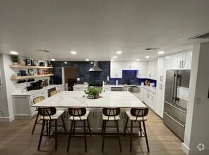 Building Photo - 5530 Bayou Grande Blvd NE