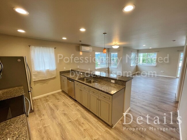 Building Photo - Poulsbo 2 Bedroom with Water & Mountain Vi...