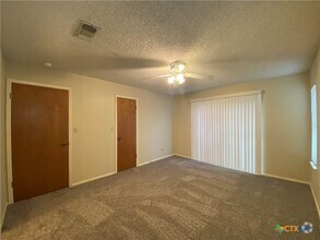 Building Photo - 40 Royal Crest