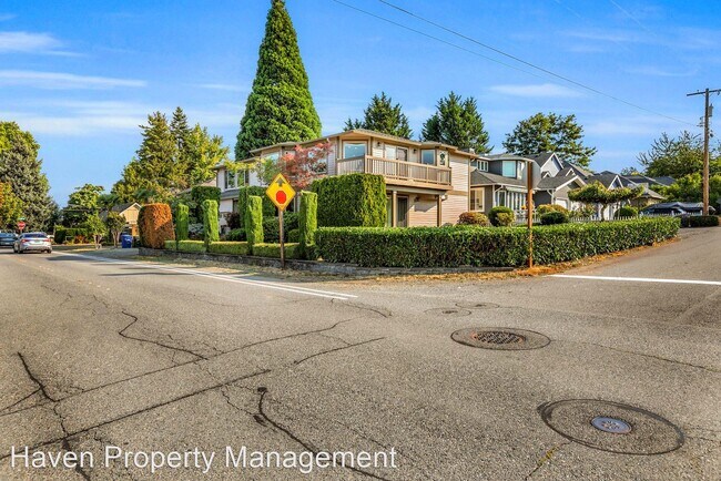 Foto del edificio - 4 br, 2.5 bath House - 2910 Burnett Ave N