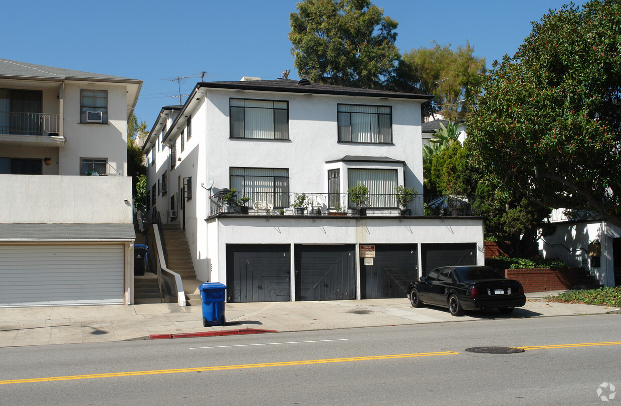 Foto del edificio - 1955 S Beverly Glen Blvd