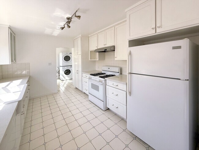 Foto del edificio - 3226 Glenhurst Ave