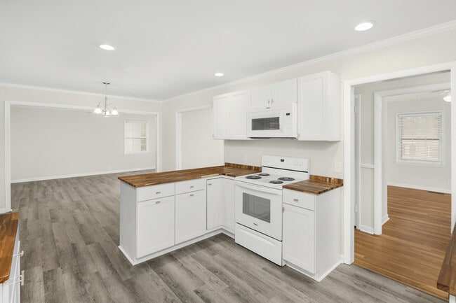 Building Photo - 11335 Chicamauga Trail SE