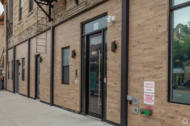 Building Photo - 1259 Saint Johns Pl