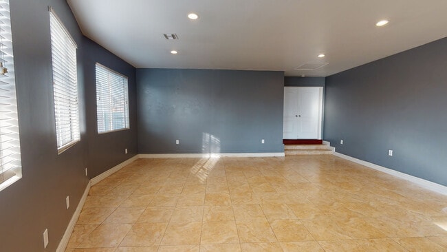 Building Photo - 8328 Birchcrest Rd