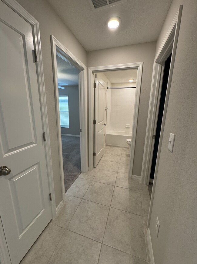 Foto del edificio - 13009 Majestic Garden Ln