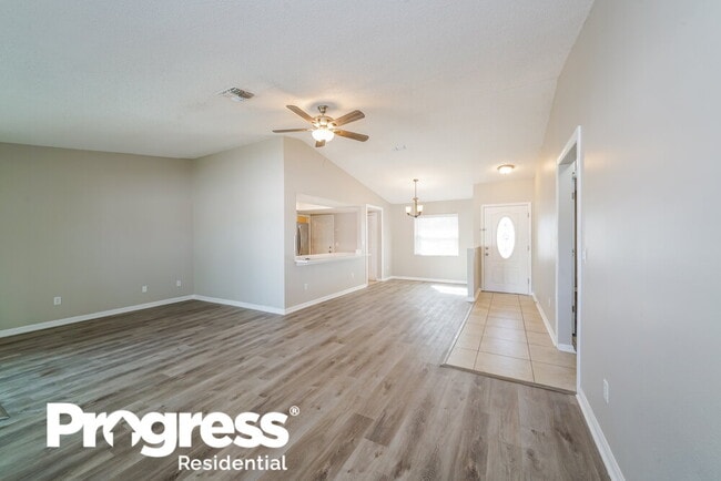 Foto del edificio - 224 Whisper Lake Rd