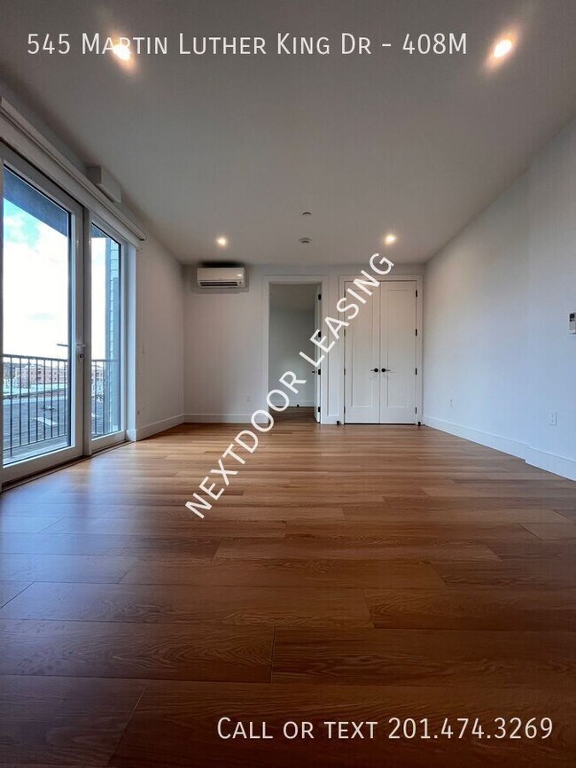 Foto del edificio - 545 M.L.K. Drive