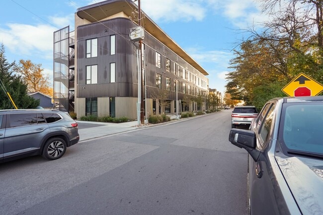 Building Photo - 500 Merritt Ave