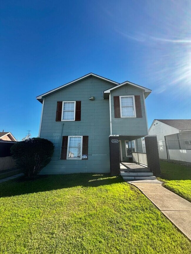 Foto del edificio - 2308 Britton Ave