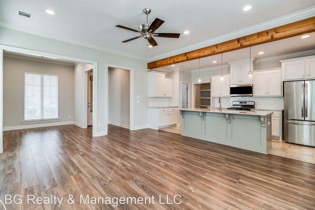 Building Photo - 4 br, 3 bath House - 318 Benedict Drive