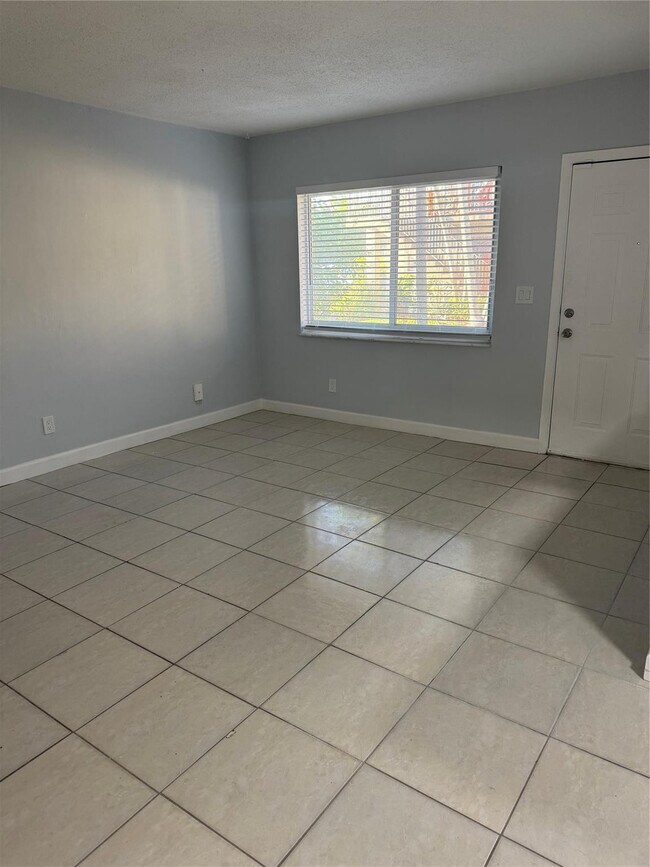 Foto del edificio - 3050 NE 5th Terrace