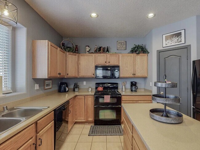 Foto del edificio - 3538 Red Canyon Dr NE