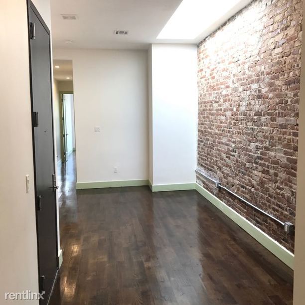 Building Photo - 686 Jefferson Ave