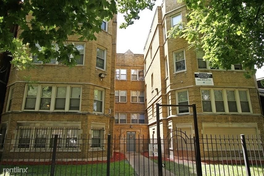 Primary Photo - 7800 S Michigan Ave