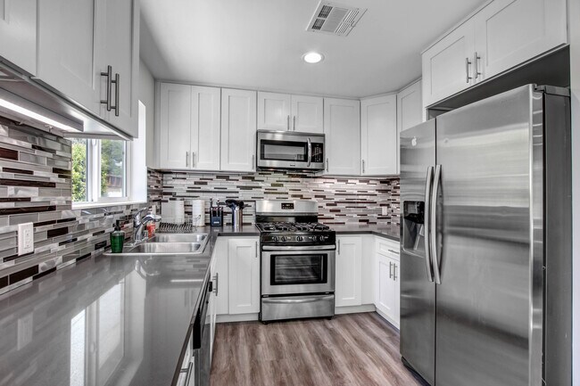 Foto del edificio - 6951 Forbes Ave