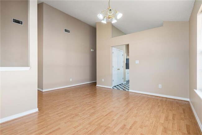 Foto del edificio - 8158 Magnolia Village Dr N