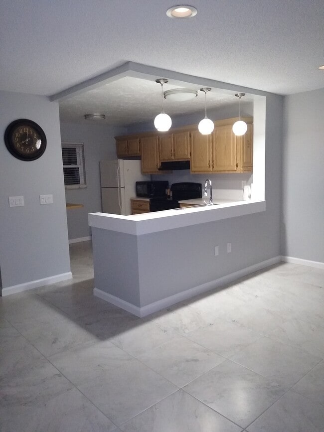 Building Photo - 3660 Ironwood Cir
