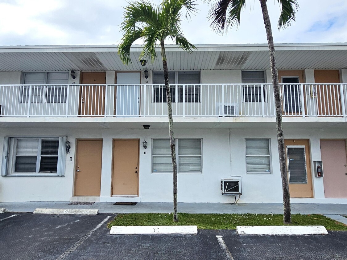 Foto principal - 810 Lake Shore Dr