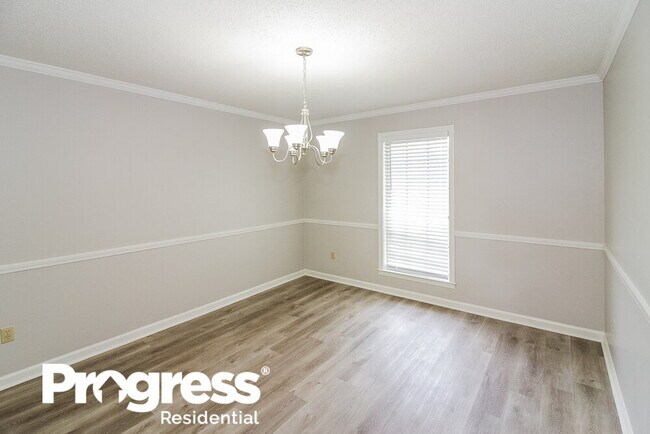 Building Photo - 522 King Ridge Dr