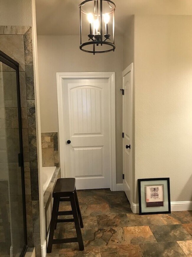 Foto del edificio - 7425 Tuscany