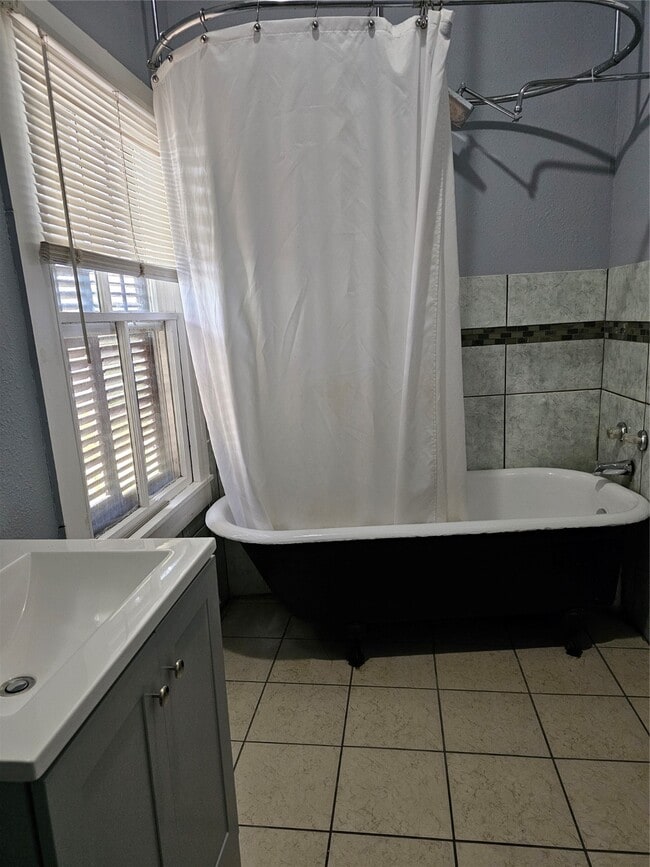 Building Photo - 1614 Market St