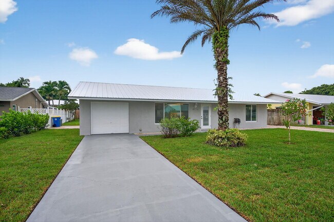 Building Photo - 8776 SE Sandy Ln