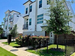 Building Photo - 4706 Virginia Ave