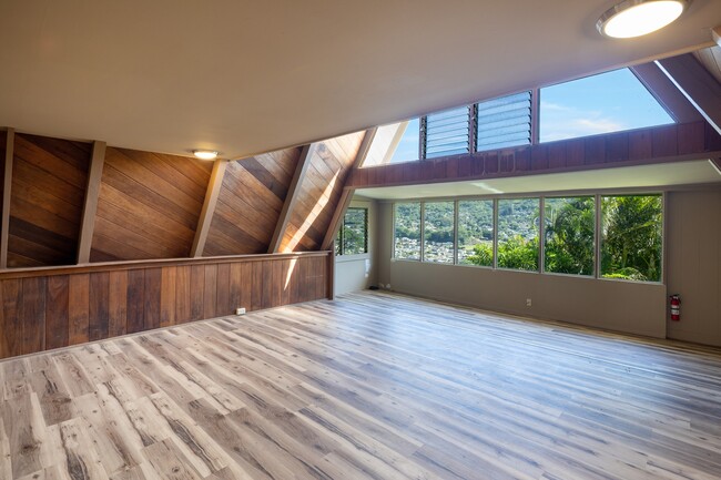 Building Photo - 3270 Huelani Dr