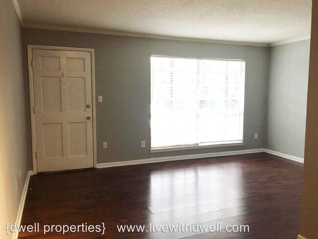 Building Photo - 2704 Hanover Cir