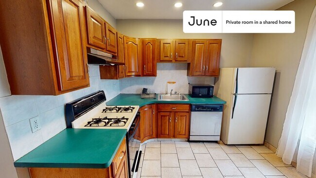 Foto del edificio - Room in Shared 4 bed/2 bath home in Allston