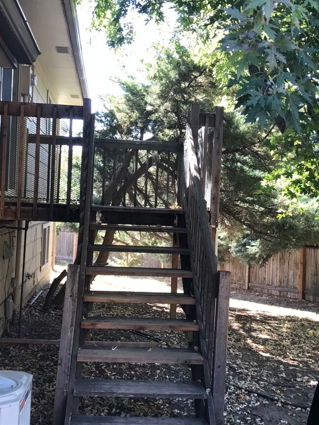 Building Photo - 5280 Flintridge Dr