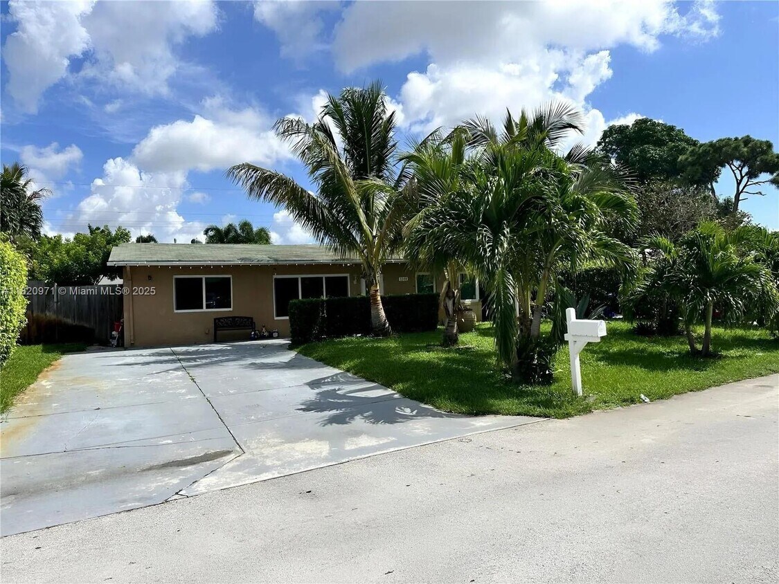 Foto principal - 1101 NE 23rd Pl
