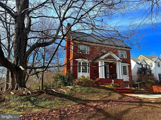 Foto del edificio - 2318 Nebraska Ave NW