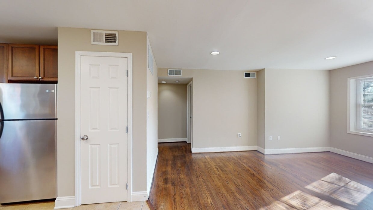 Photo - Rodgers Forge Apartments