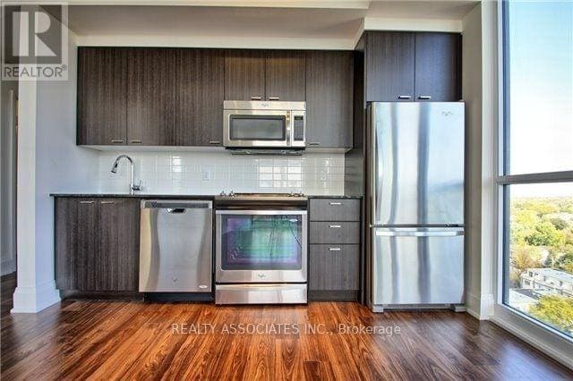 Building Photo - 88-1588 Sheppard Ave E